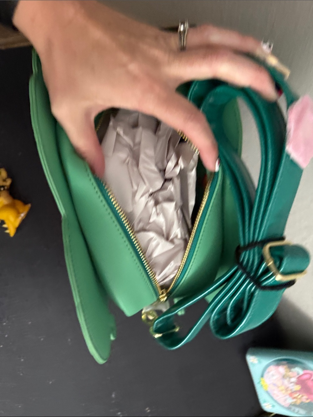 Alice in wonderland loungefly flower and garden festival crossbody - Picture 5 of 5
